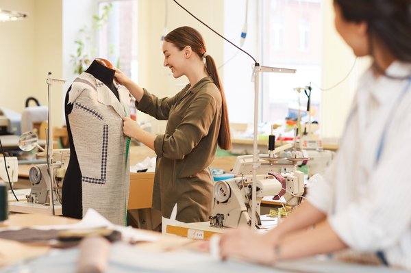 Buste femme ajustable : l'allié idéal pour votre boutique